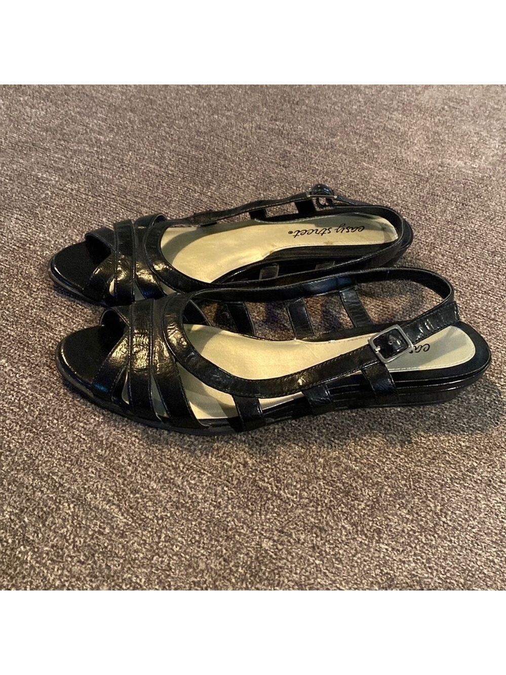 Easy Street womens sandals; size 8 medium